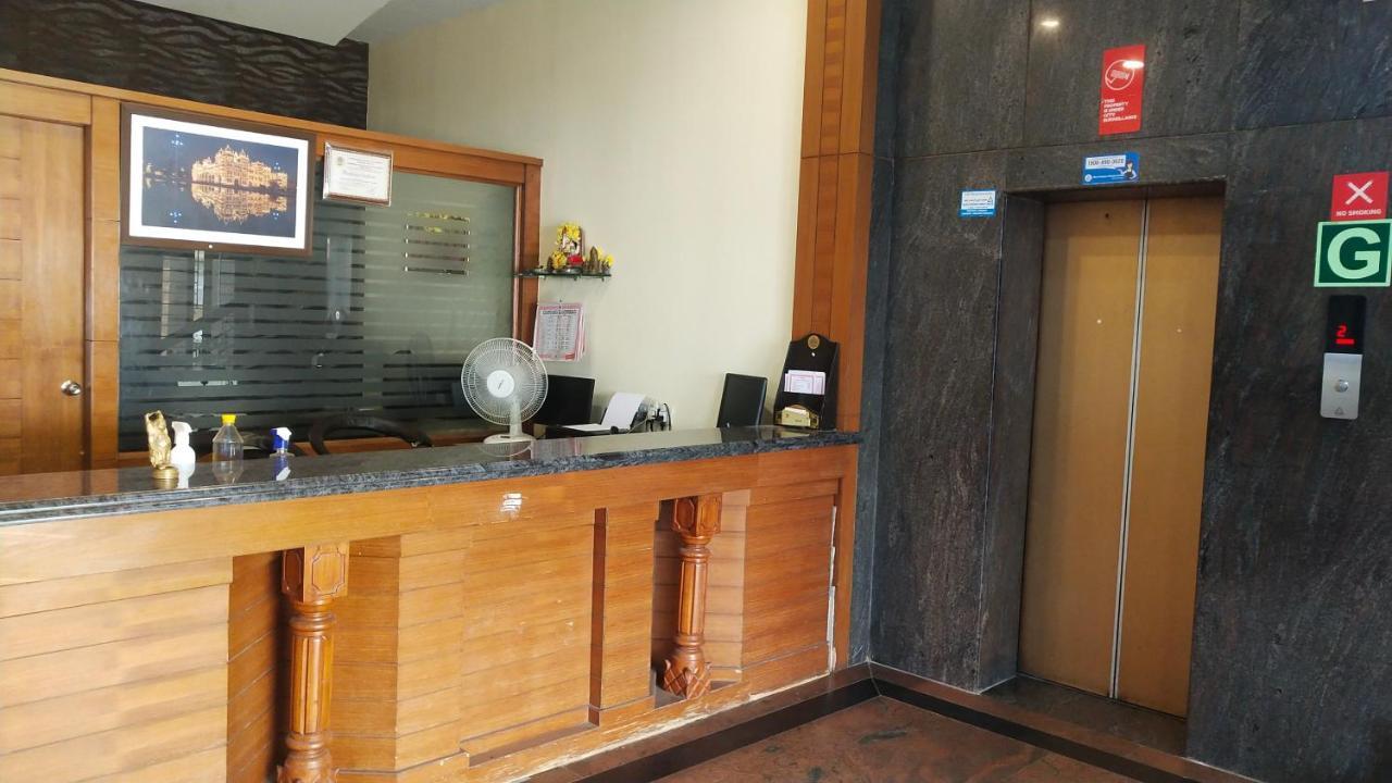 Hotel Vyshak International Mysore Eksteriør bilde