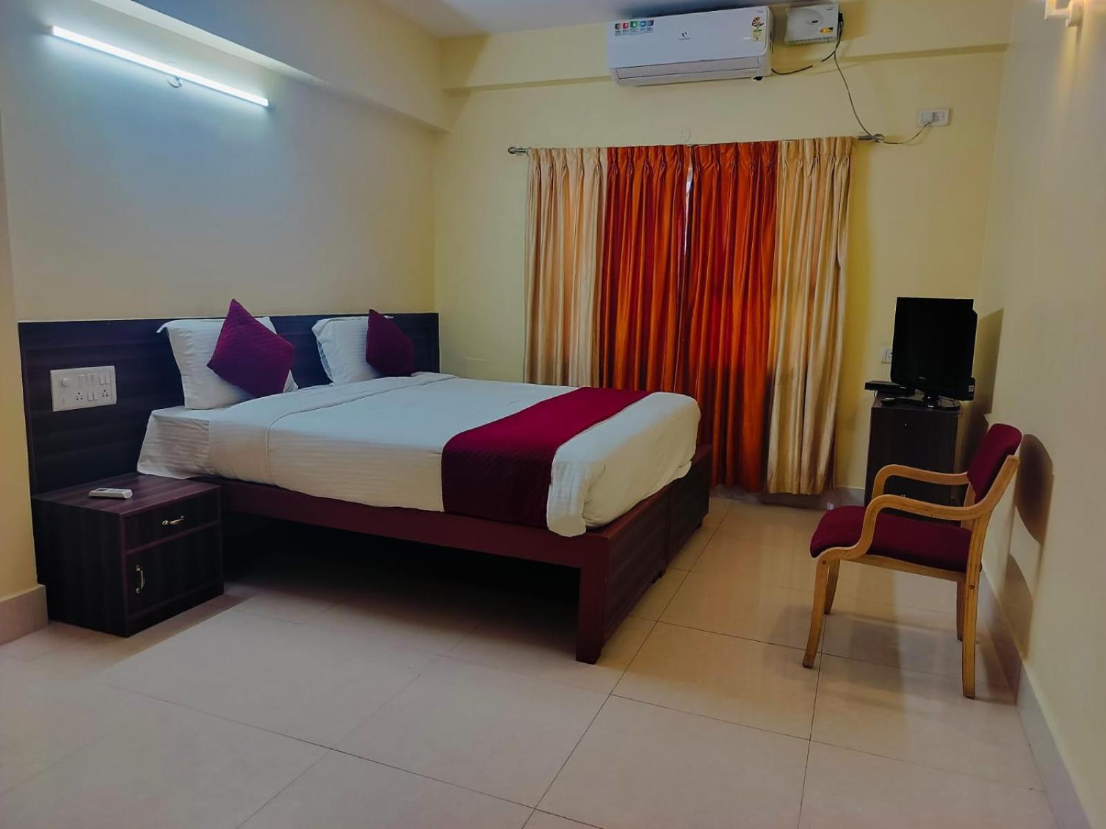 Hotel Vyshak International Mysore Eksteriør bilde