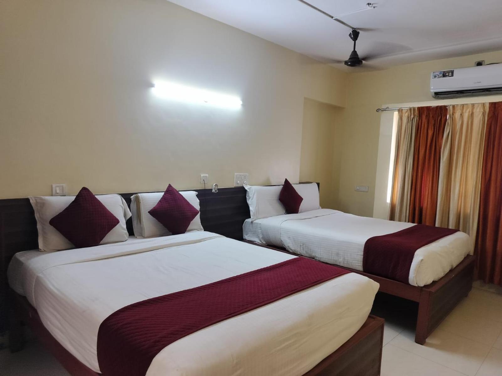 Hotel Vyshak International Mysore Eksteriør bilde