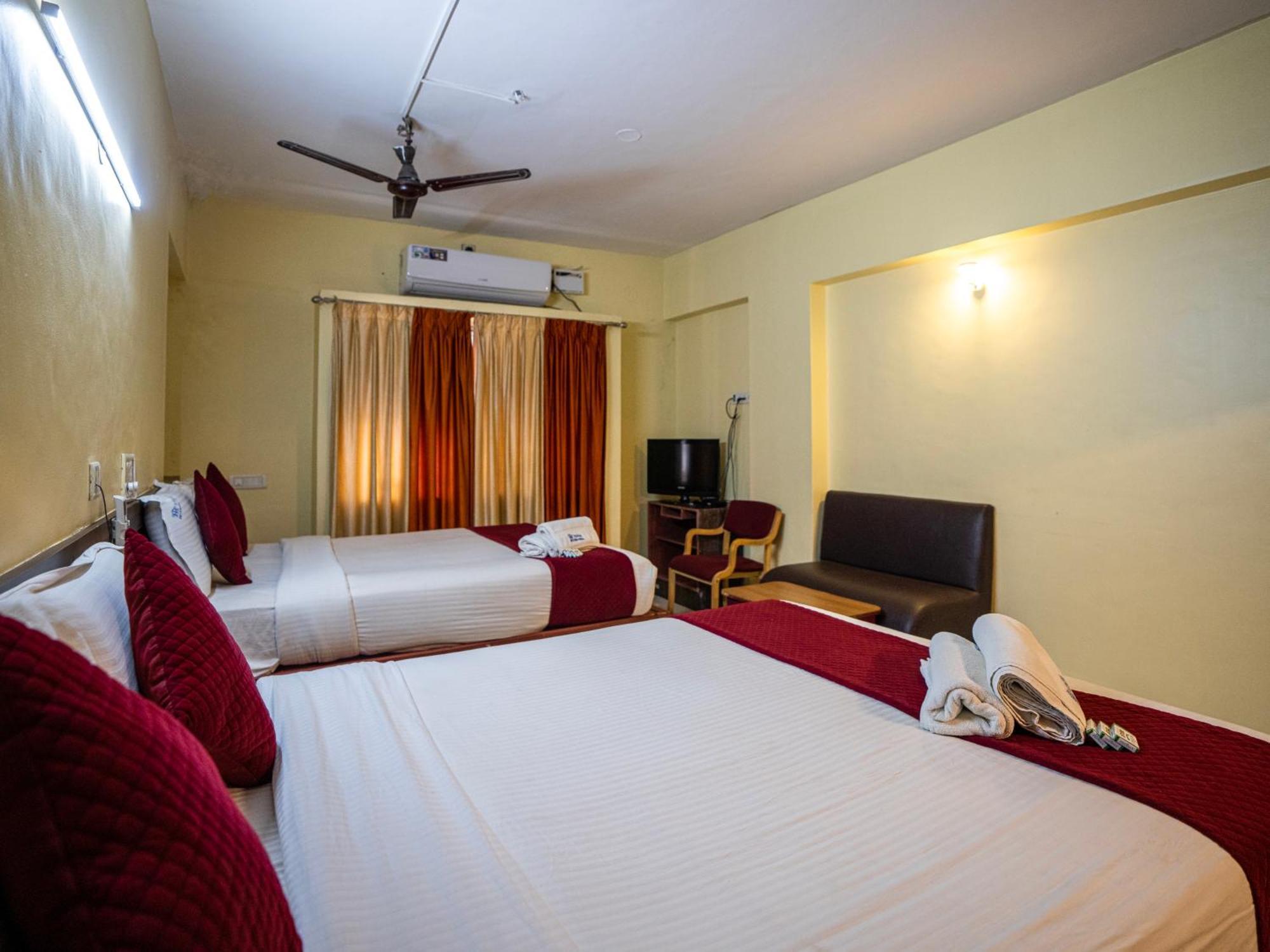 Hotel Vyshak International Mysore Eksteriør bilde